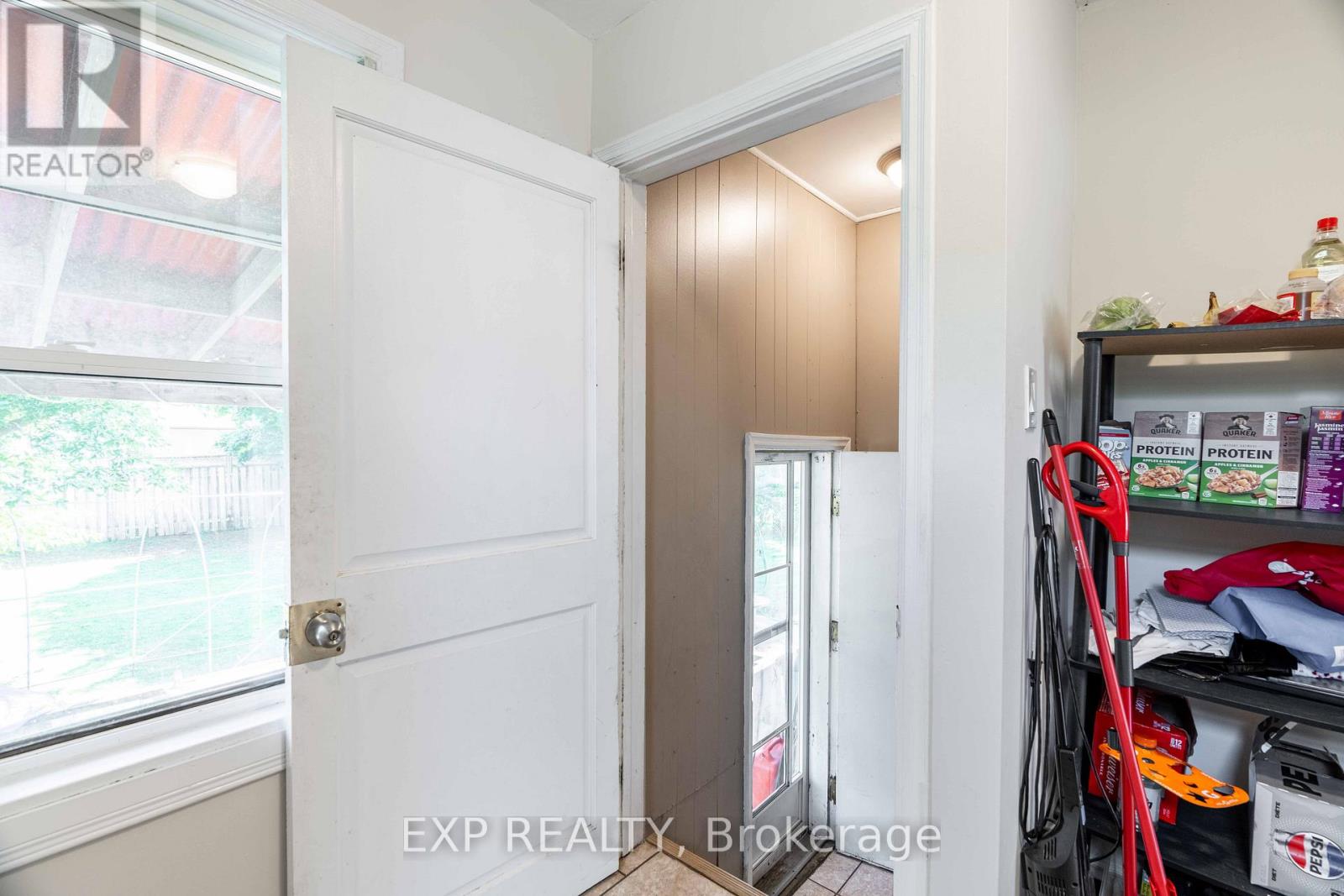 1519 HOWLAND AVENUE - 19
