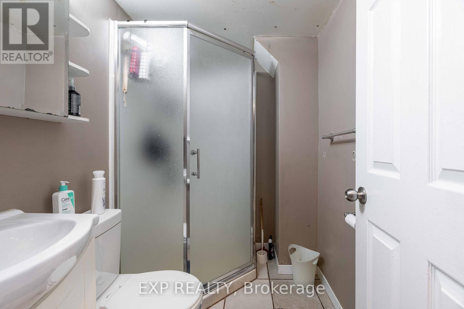 1519 HOWLAND AVENUE - 26