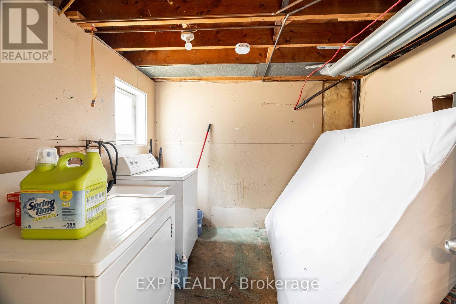 1519 HOWLAND AVENUE - 29