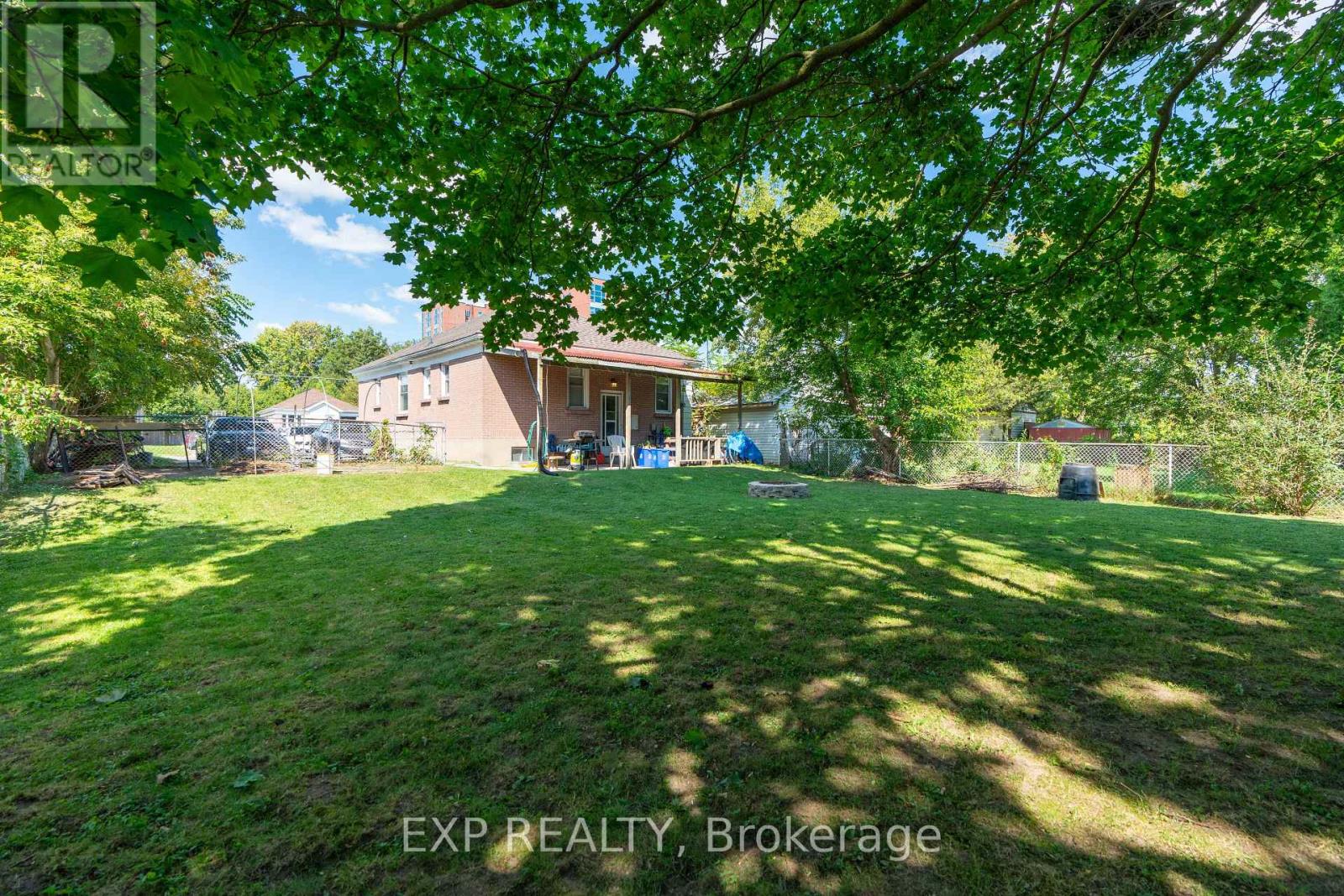 1519 HOWLAND AVENUE - 35