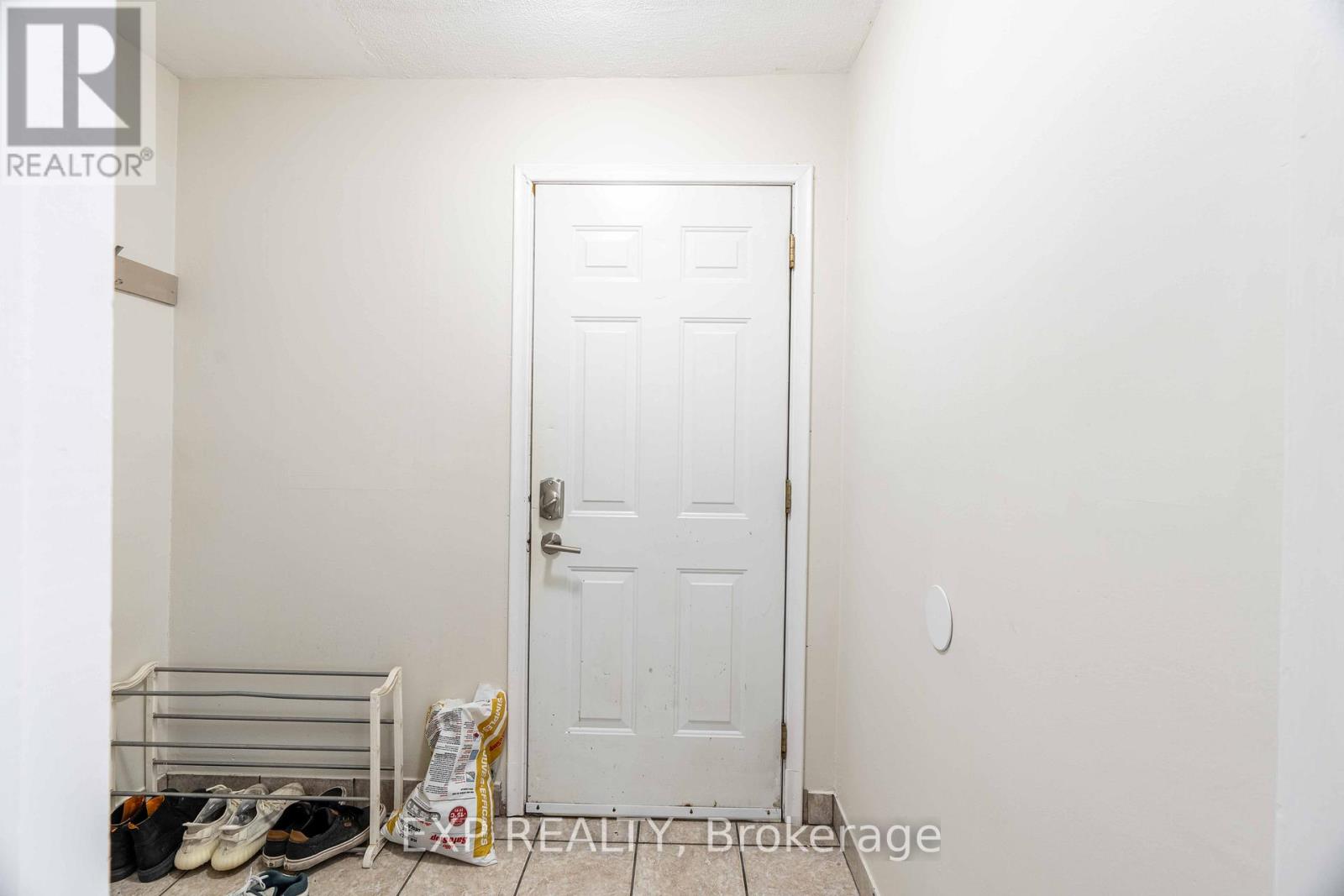 1519 HOWLAND AVENUE - 6