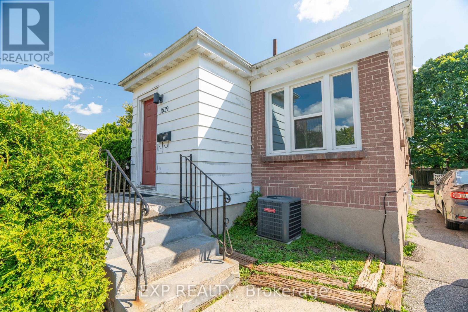 1519 HOWLAND AVENUE - 5