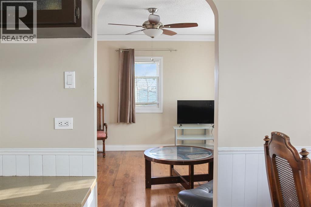 301 Waterloo Street — photo 6
