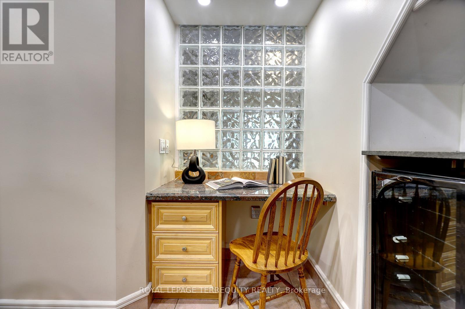 27 SHADWICK DRIVE - 17