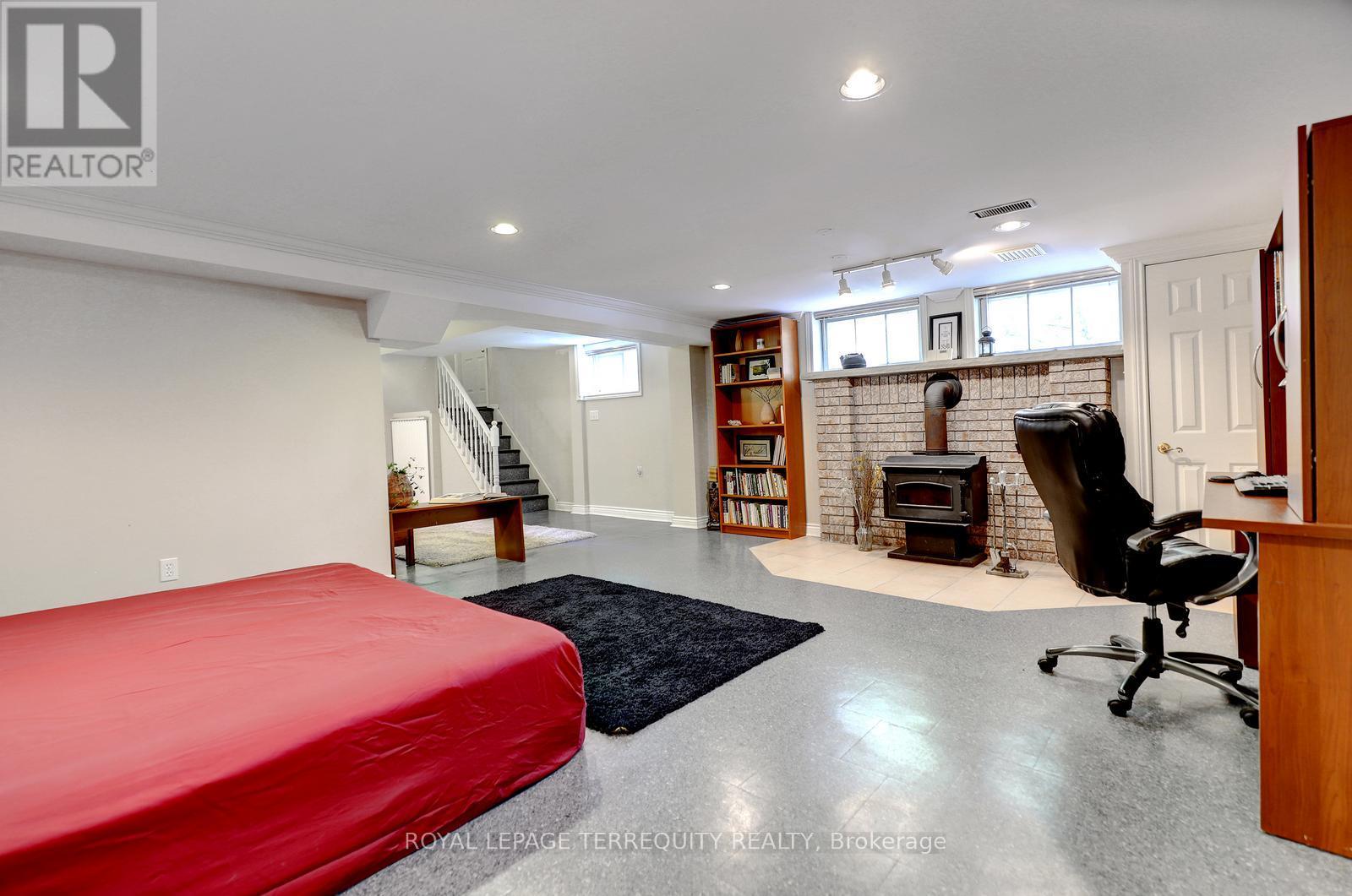 27 SHADWICK DRIVE - 31