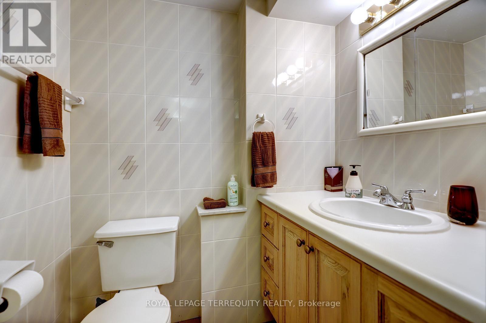 27 SHADWICK DRIVE - 33