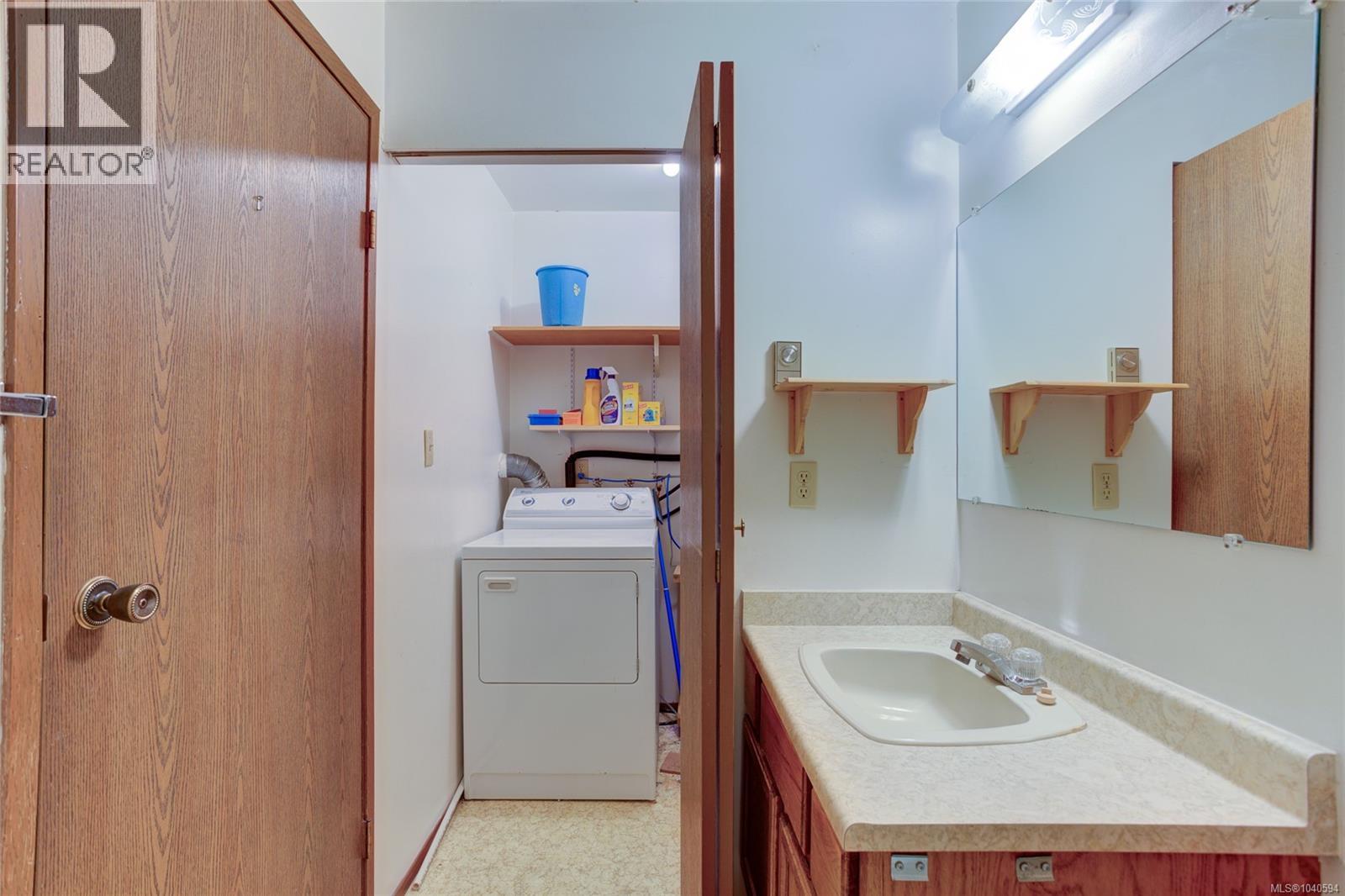 #206 18 King George St - 22