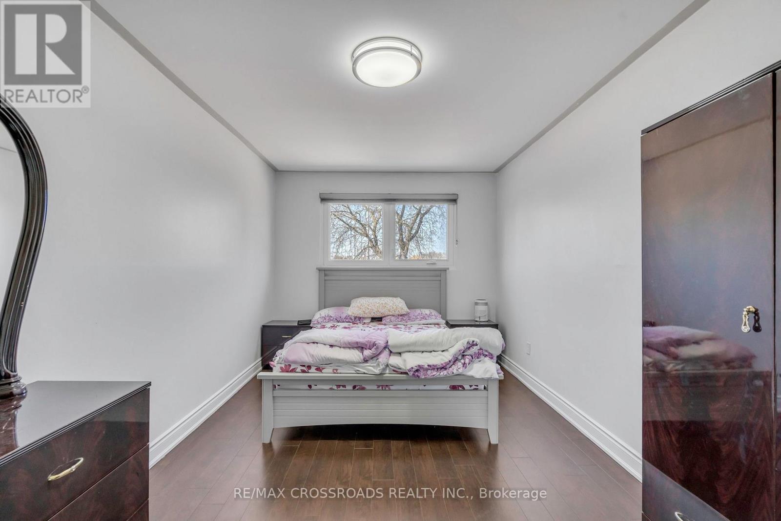 #12 7450 DARCEL AVENUE - 17