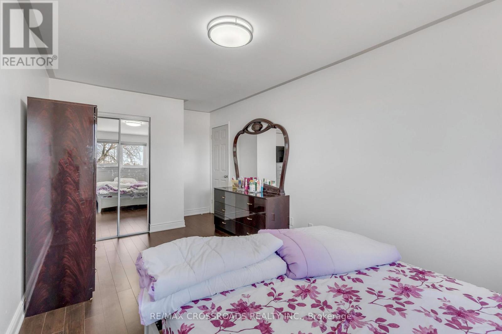 #12 7450 DARCEL AVENUE - 18