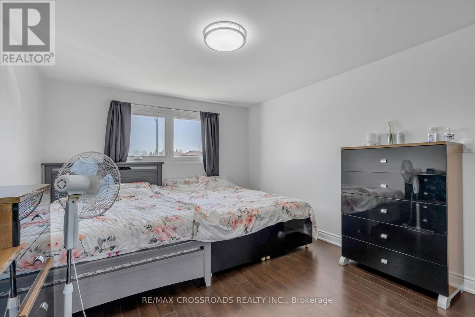 #12 7450 DARCEL AVENUE - 19
