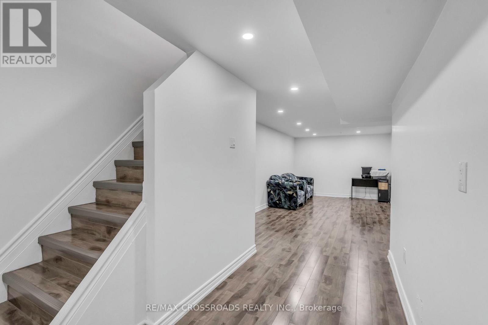 #12 7450 DARCEL AVENUE - 24