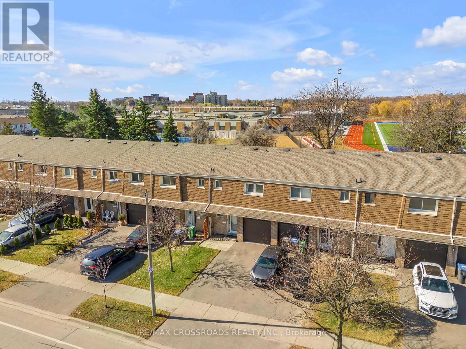 #12 7450 DARCEL AVENUE - 3