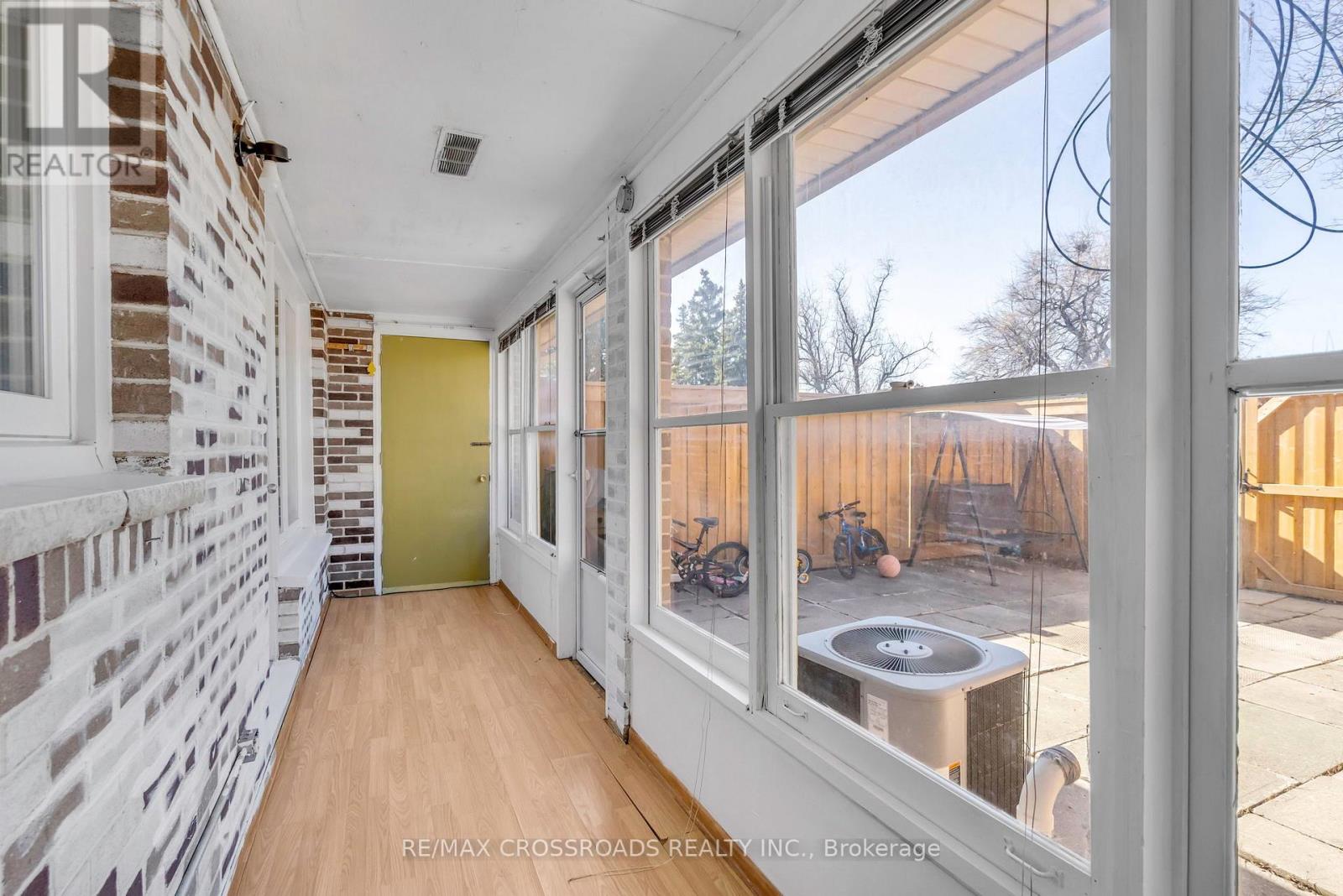 #12 7450 DARCEL AVENUE - 30