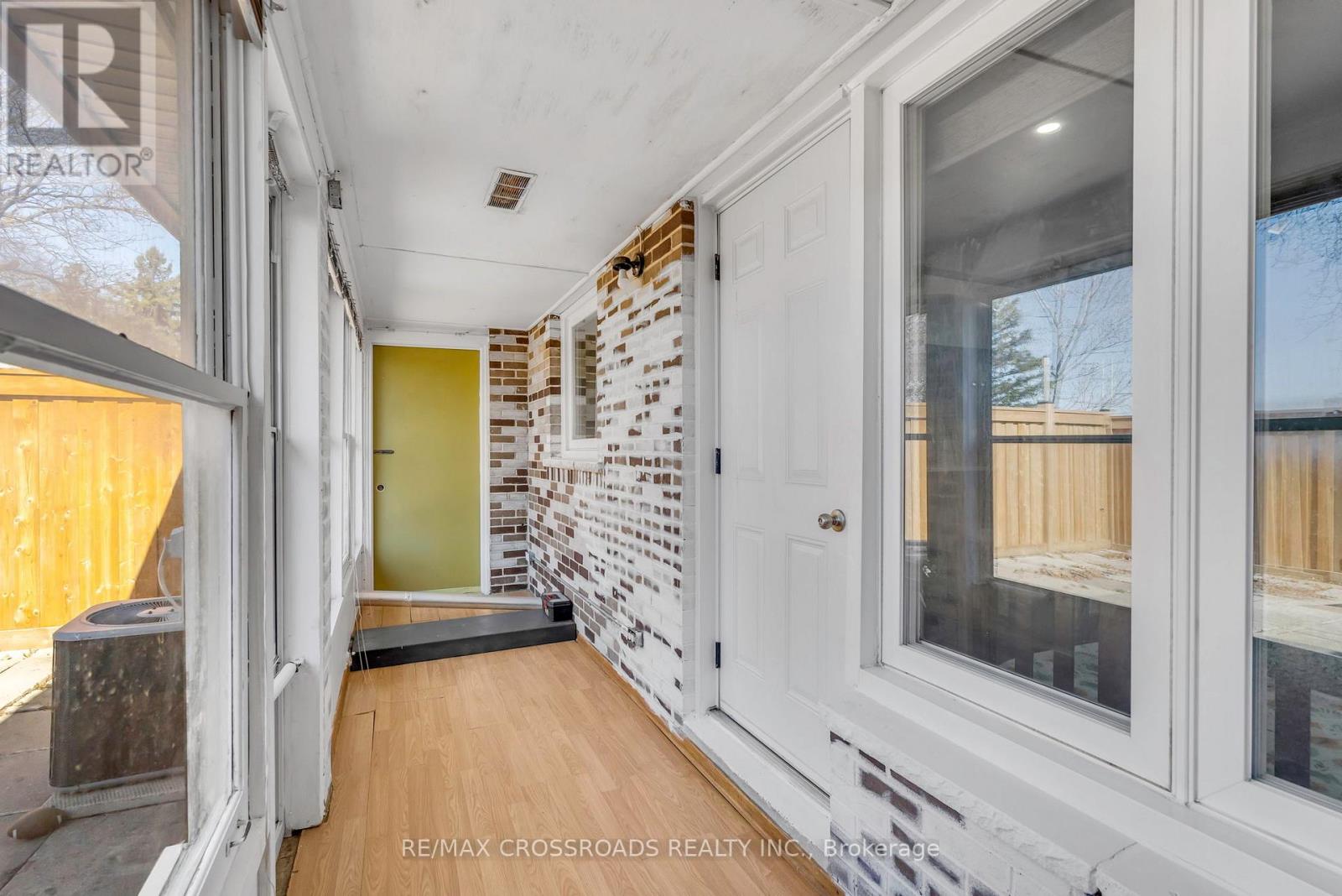 #12 7450 DARCEL AVENUE - 31