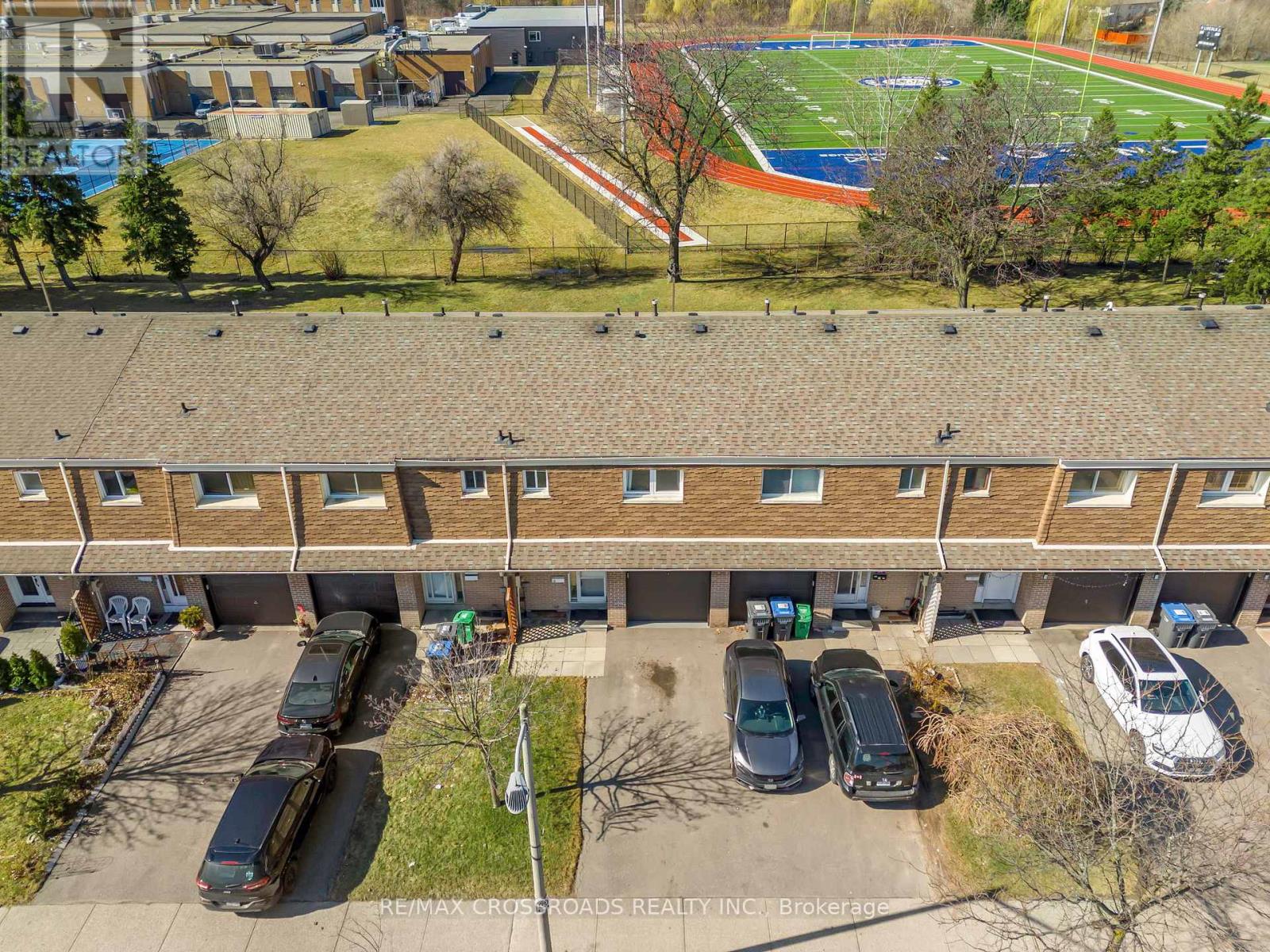 #12 7450 DARCEL AVENUE - 4