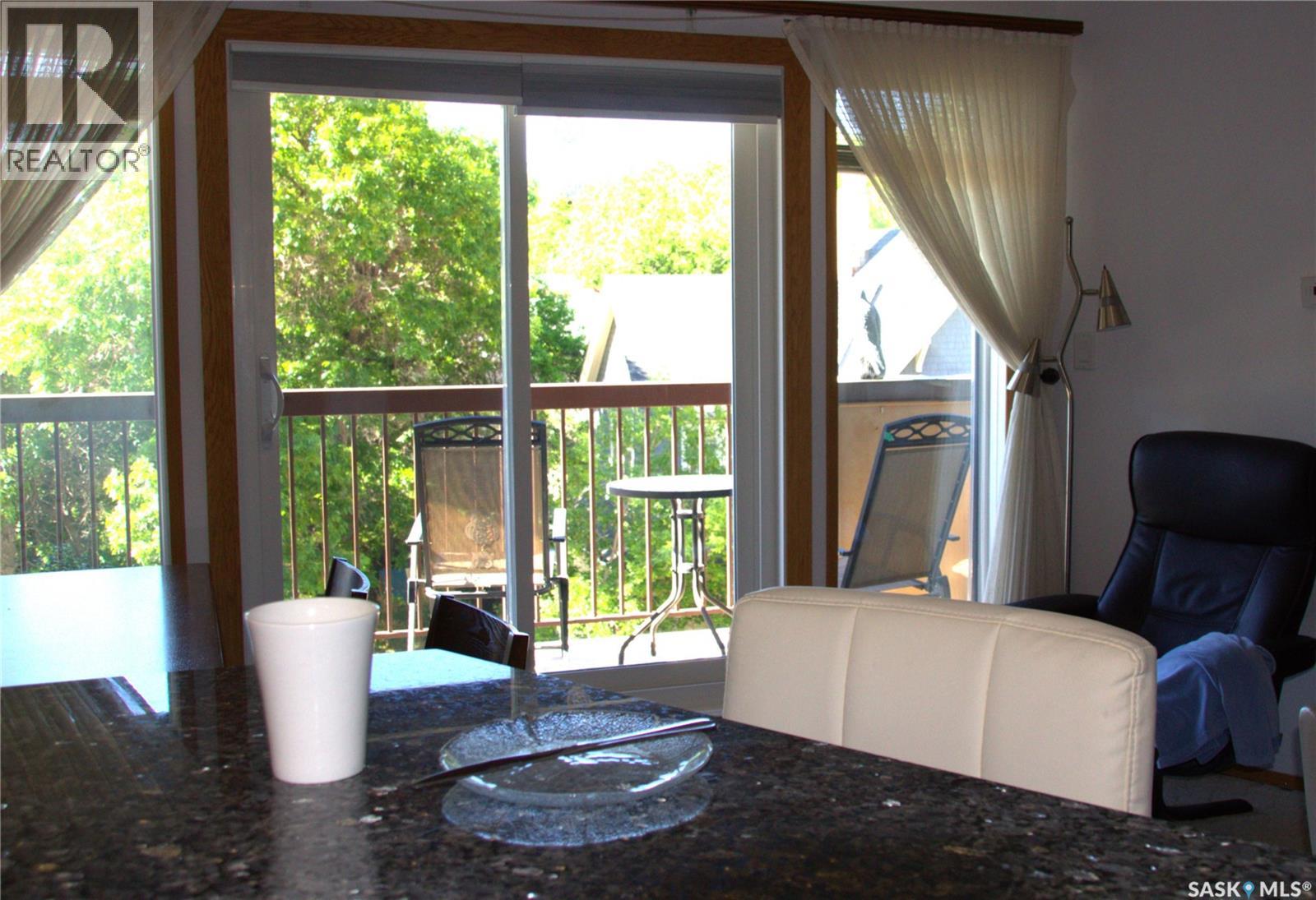 #309 2727 Victoria AVENUE - 10