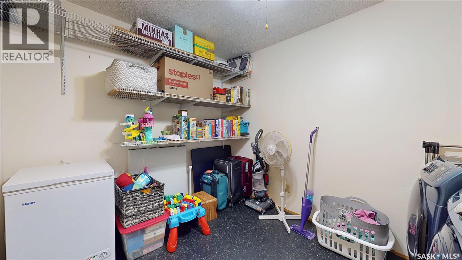#309 2727 Victoria AVENUE - 27