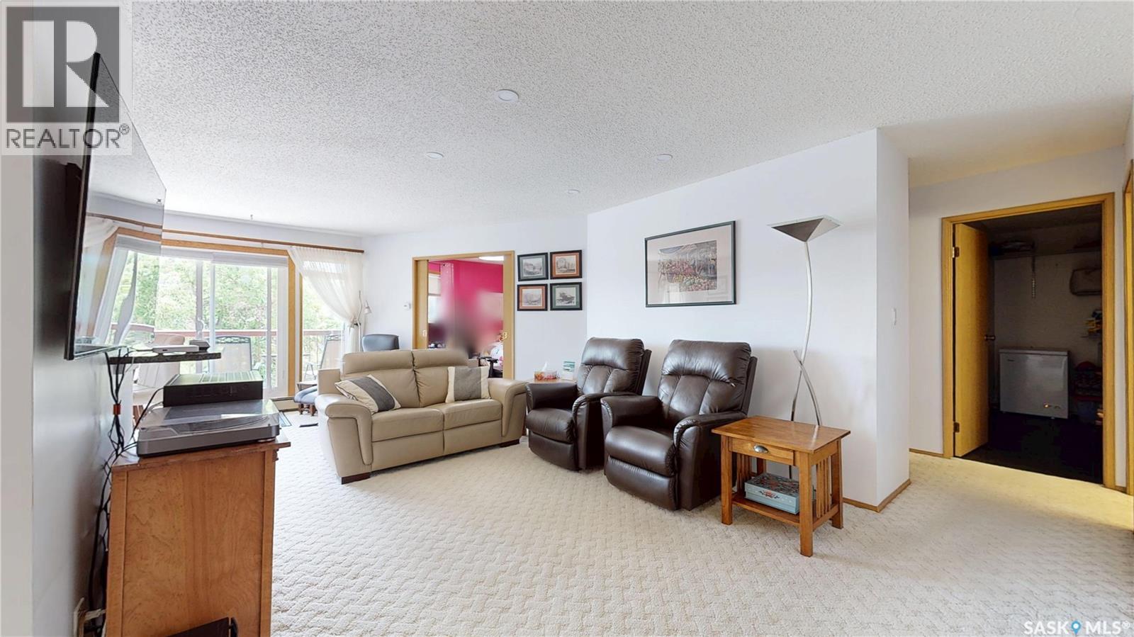 #309 2727 Victoria AVENUE - 11