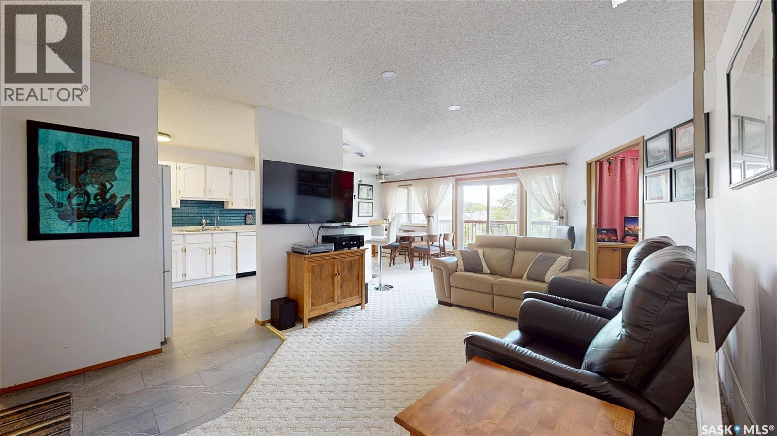 #309 2727 Victoria AVENUE - 2