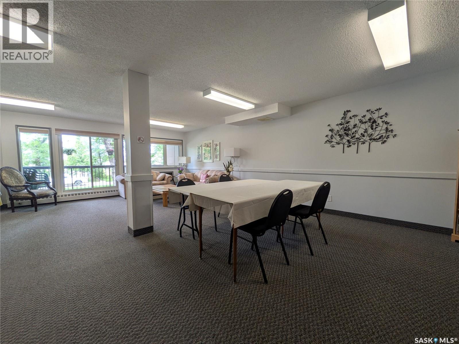 #309 2727 Victoria AVENUE - 36