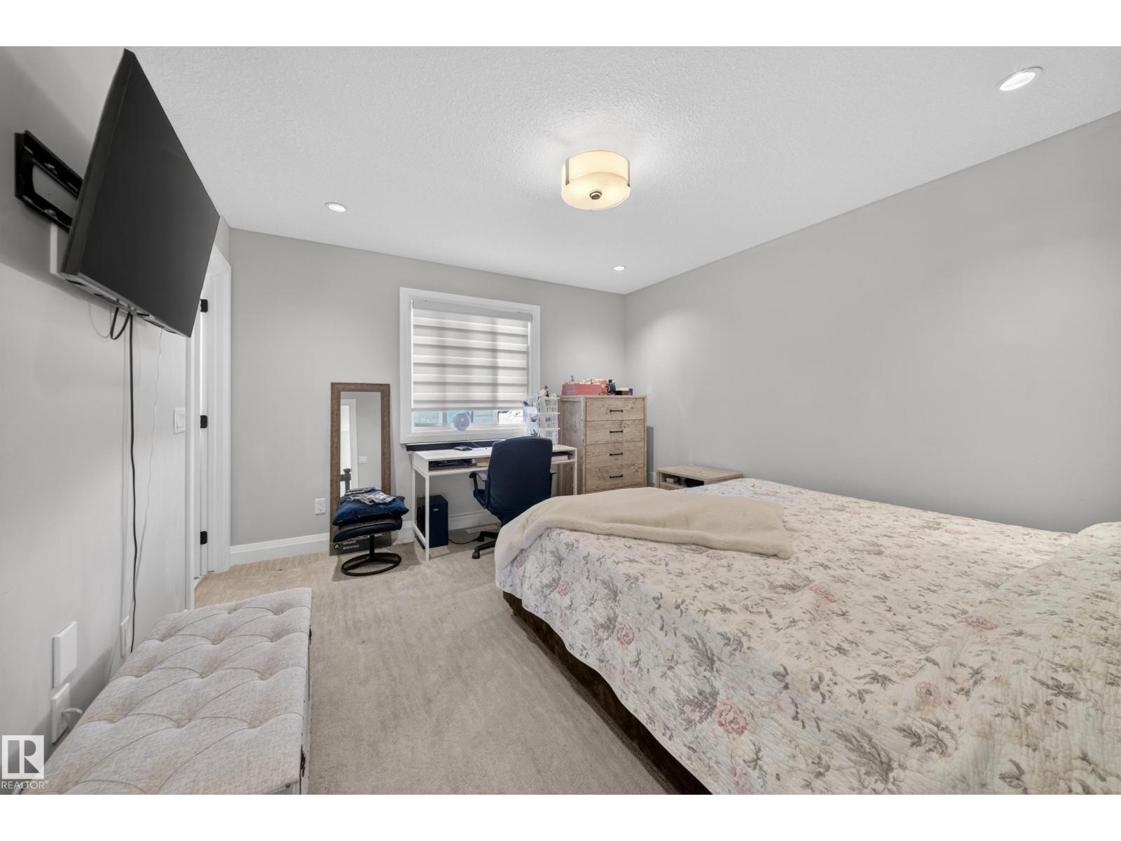 92 LAKELAND CR - 38