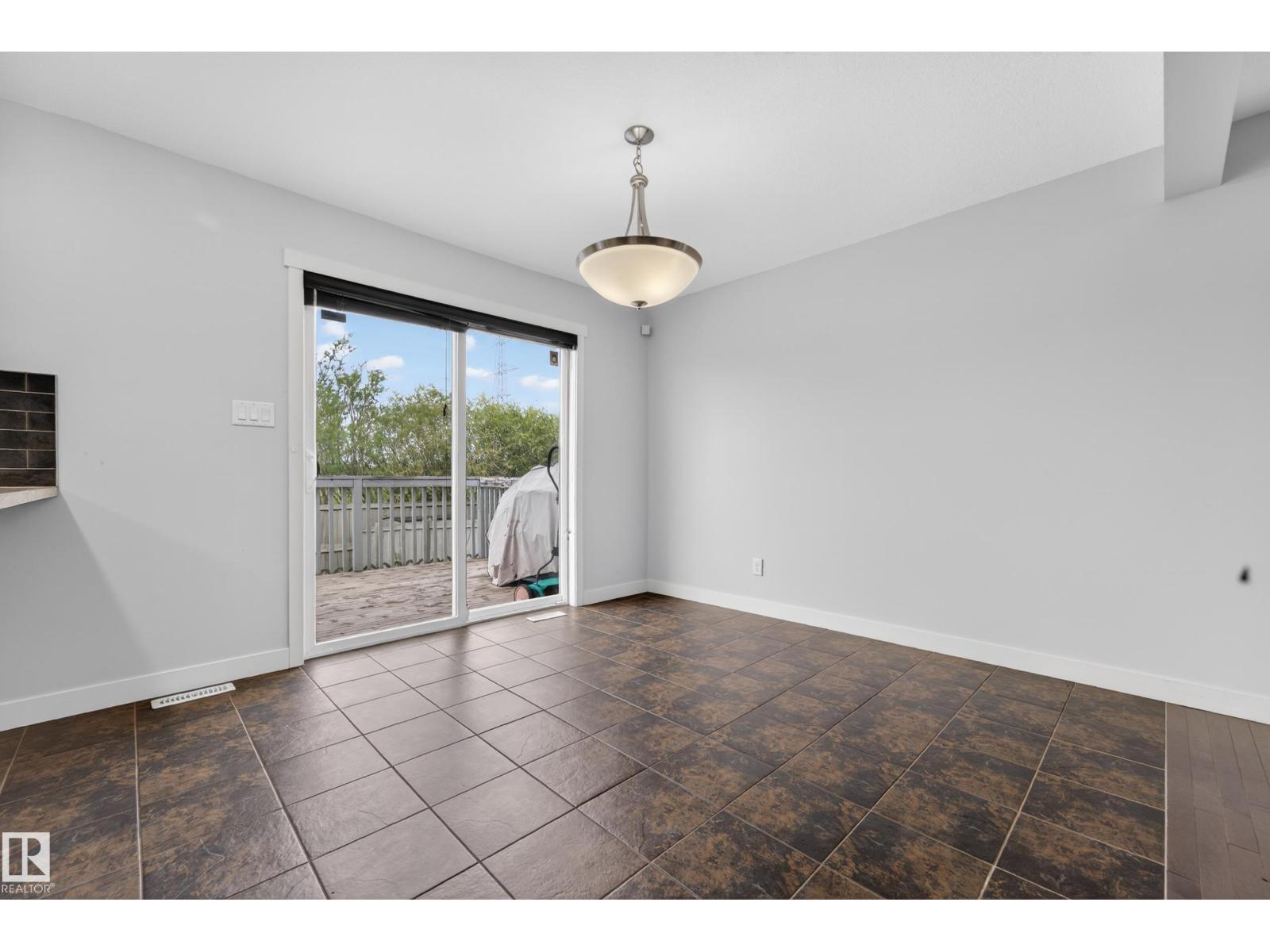 5244 1A AV SW - 15