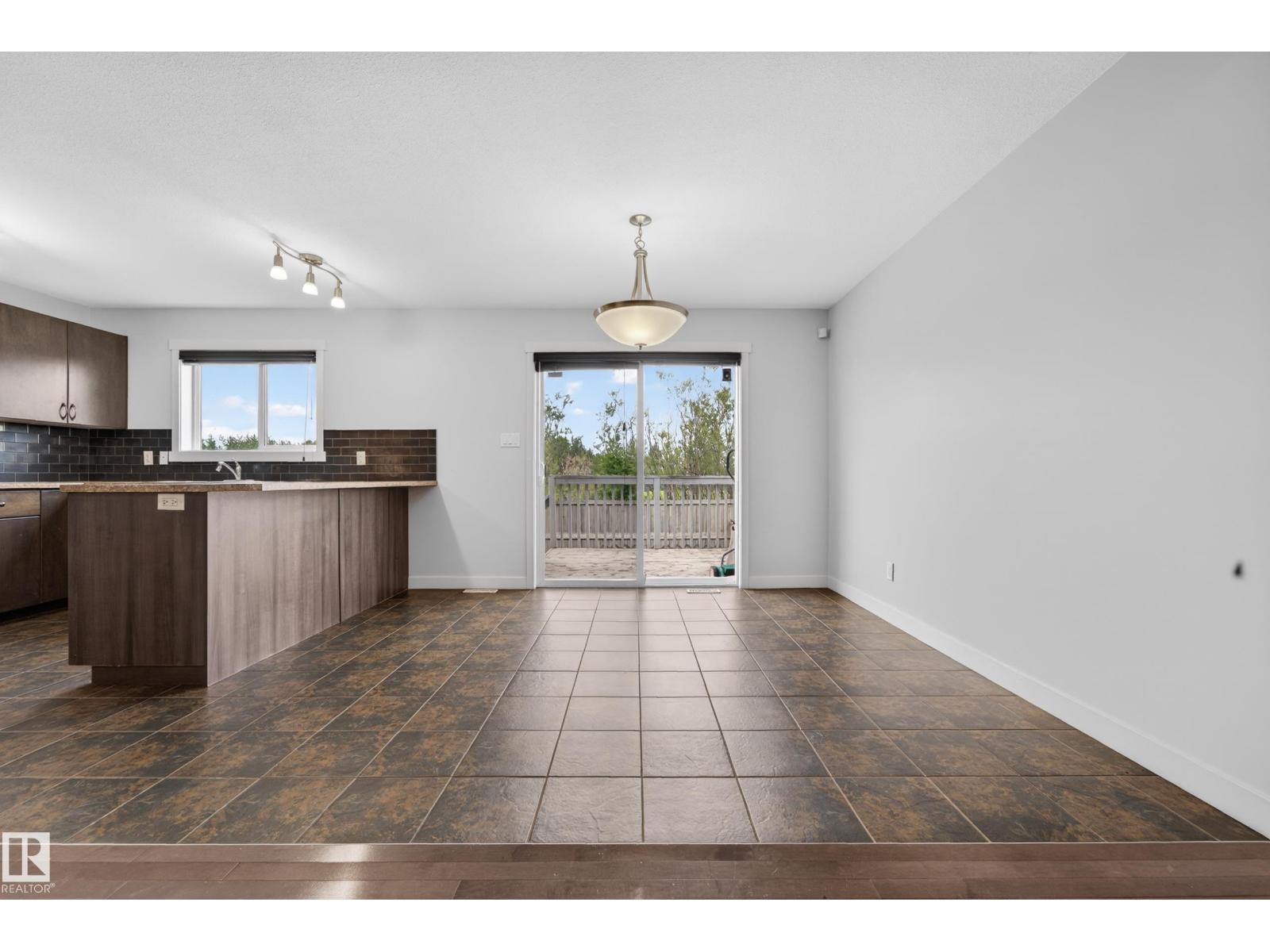 5244 1A AV SW - 16
