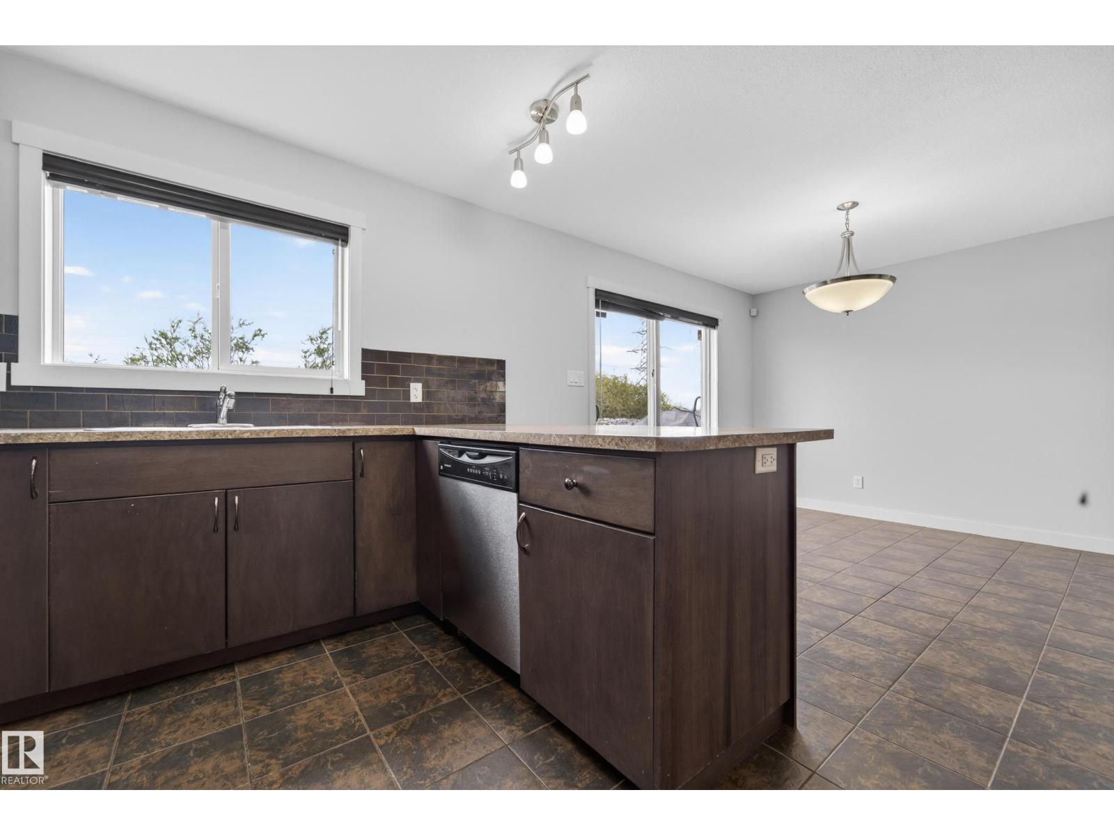 5244 1A AV SW - 19