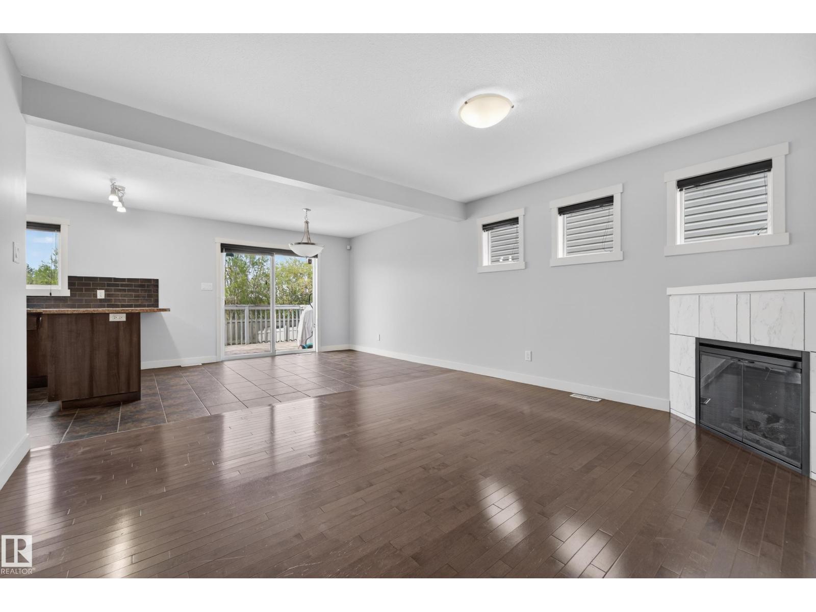 5244 1A AV SW - 6