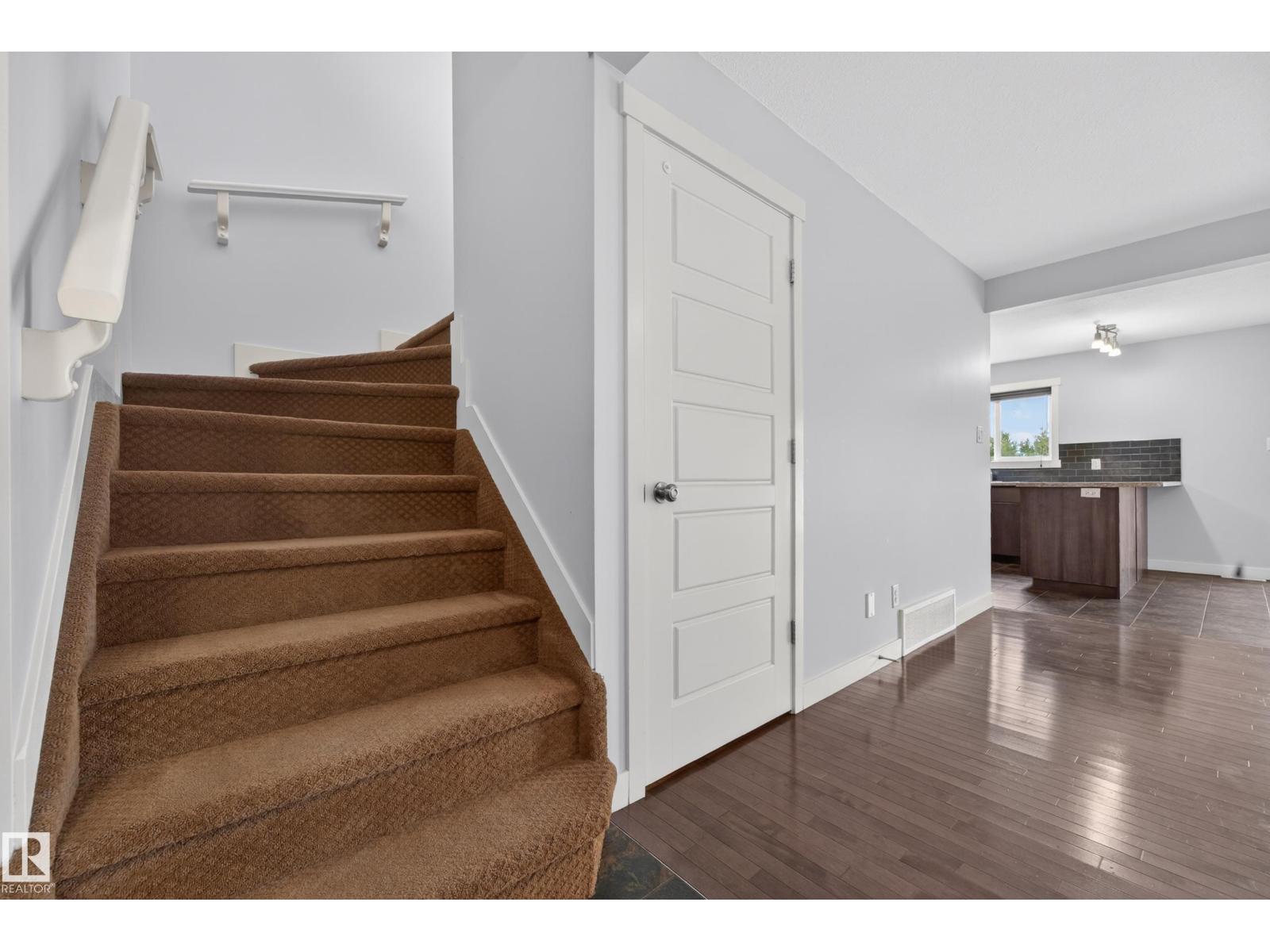 5244 1A AV SW - 8