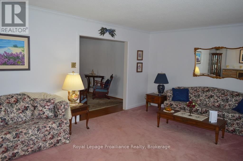 9 PARKVIEW HEIGHTS - 8