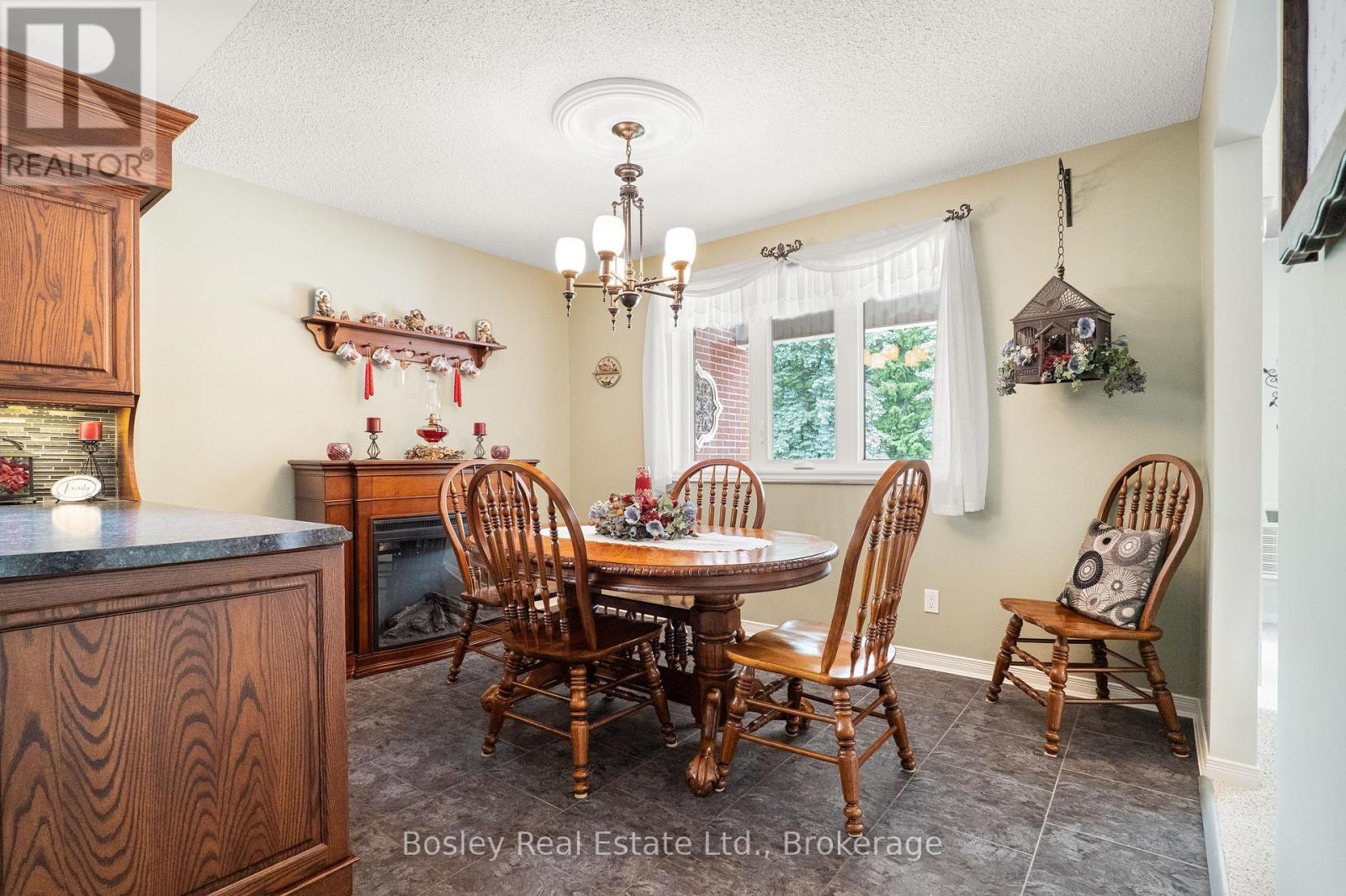 #203 440 DURHAM STREET W - 5