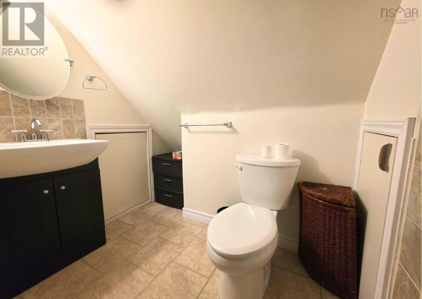 148 Crescent Street - 27