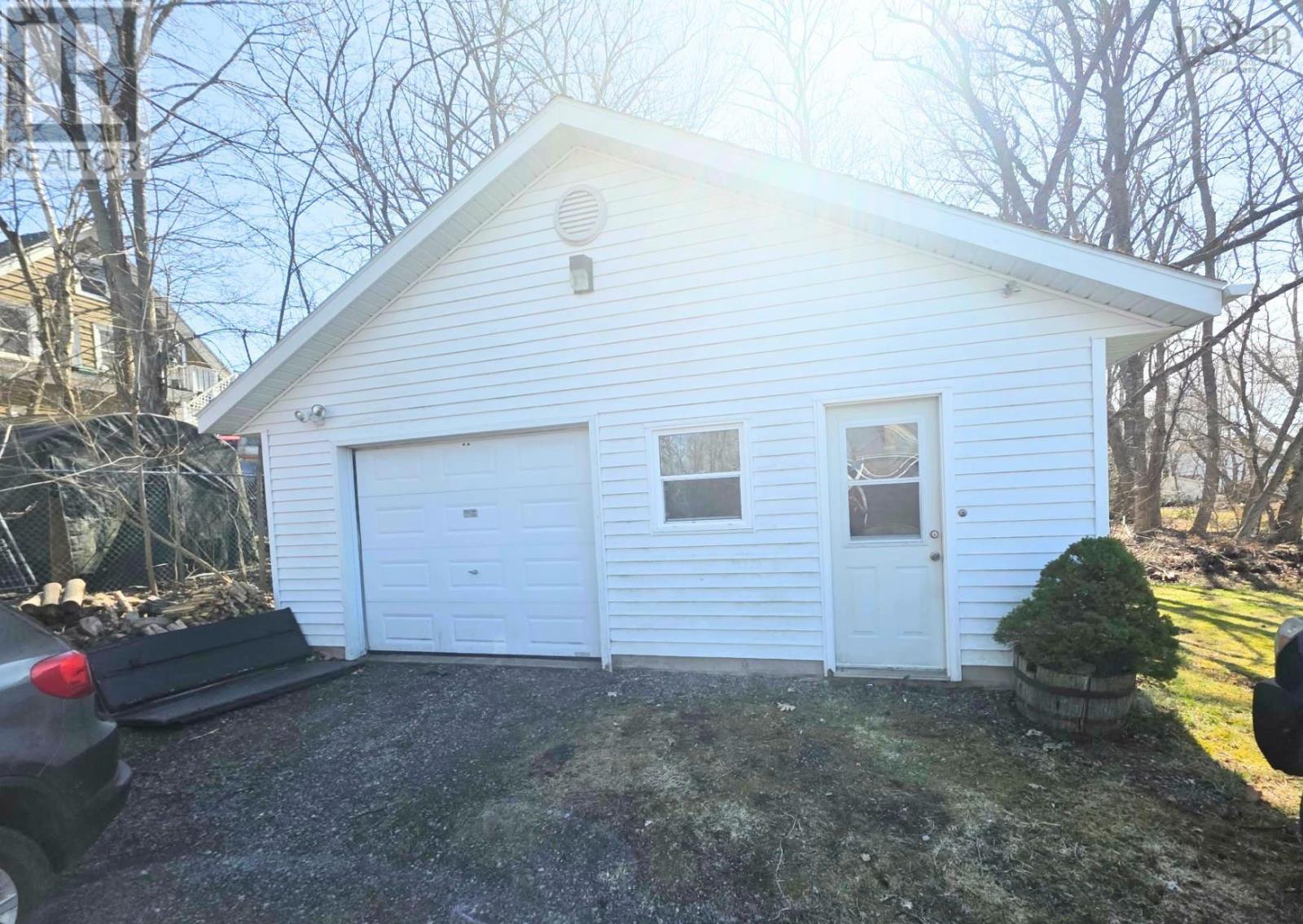 148 Crescent Street - 32