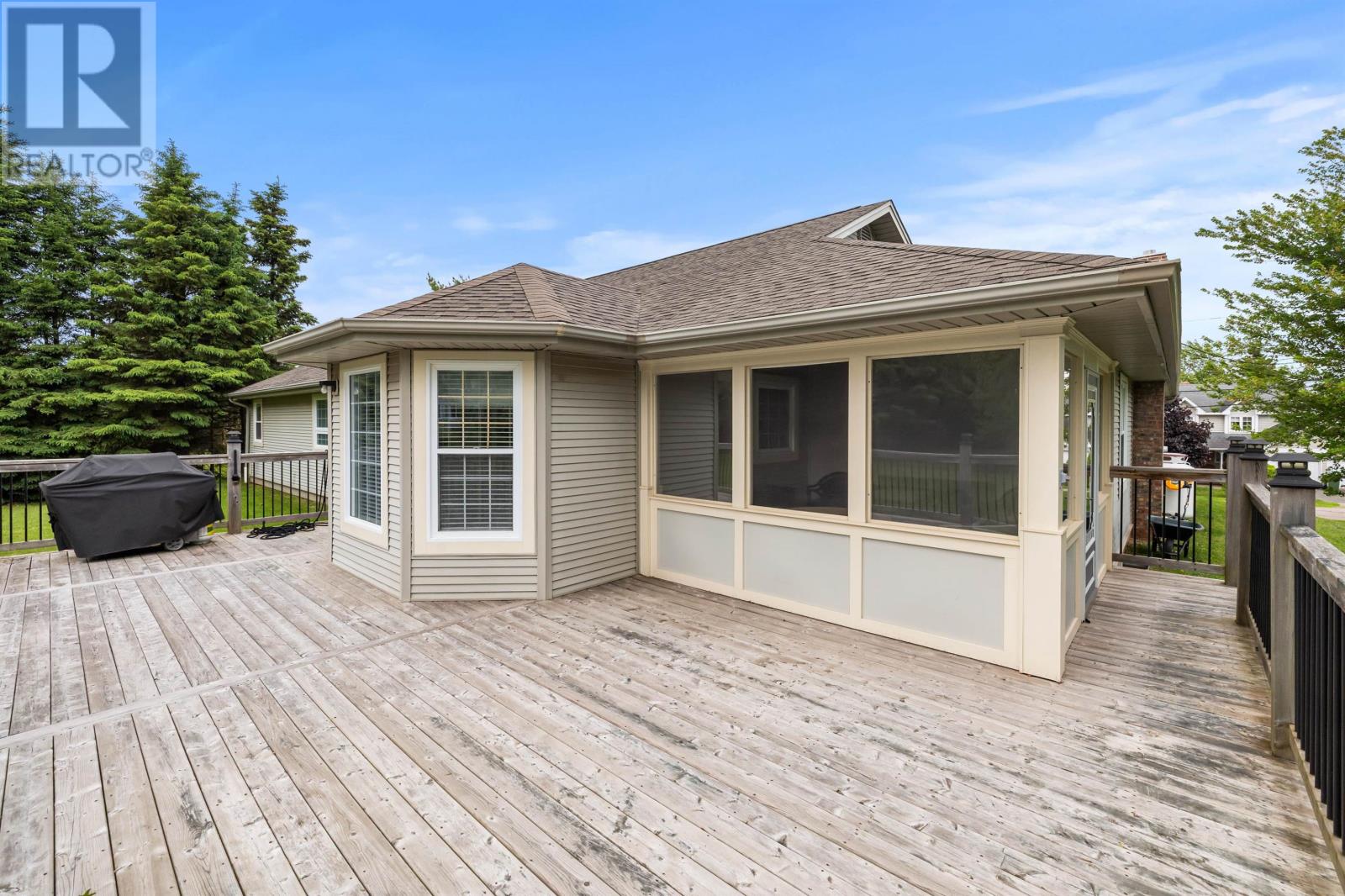 77 Parkside Drive - 35