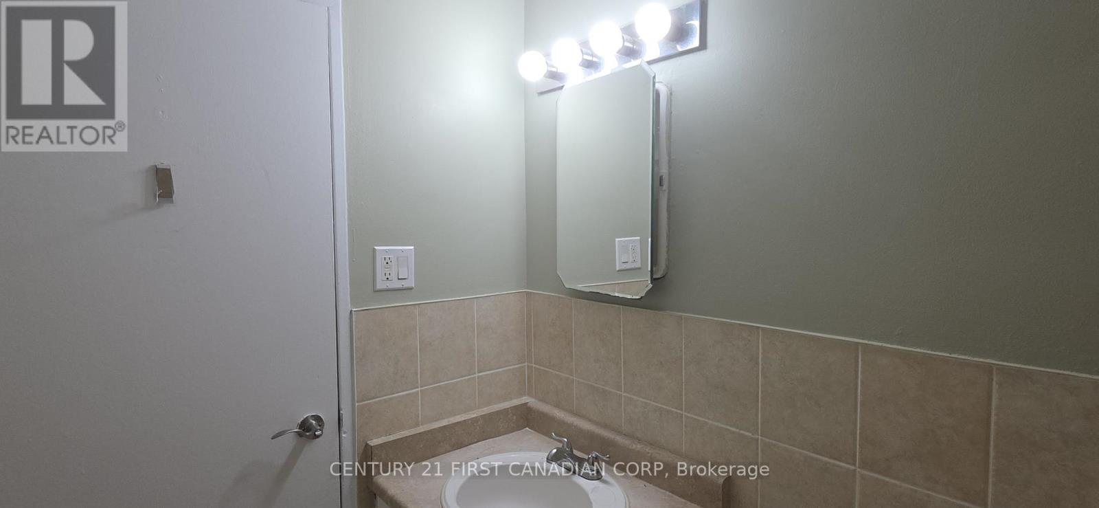 #302 573 MORNINGTON AVENUE - 21