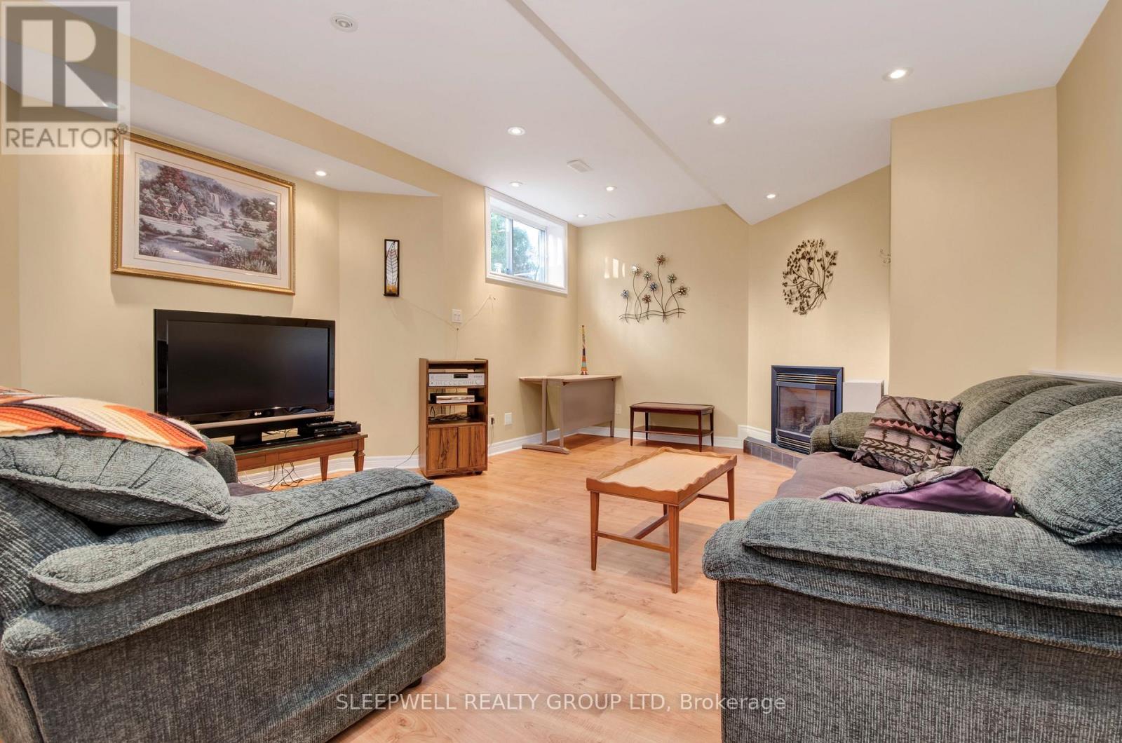 4 Bed, 4 Bath House for Rent in Ottawa – 53 MATTAWA CRESCENT, Ottawa – MLS# X13454368 - Image 24