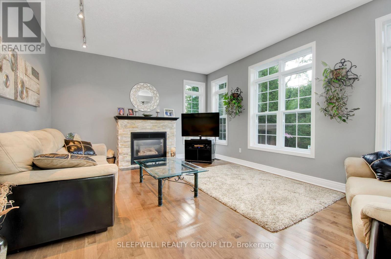 4 Bed, 4 Bath House for Rent in Ottawa – 53 MATTAWA CRESCENT, Ottawa – MLS# X13454368 - Image 9