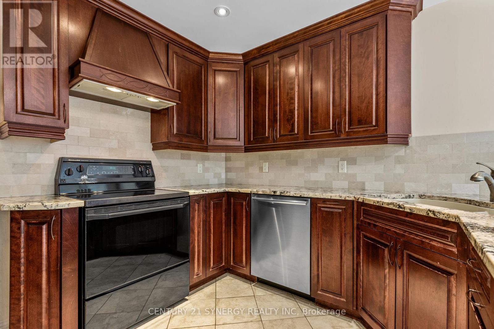 4 Bed, 3 Bath House for Sale in Ottawa – 6 FESSENDEN WAY, Ottawa – MLS# X13454444 - Image 13