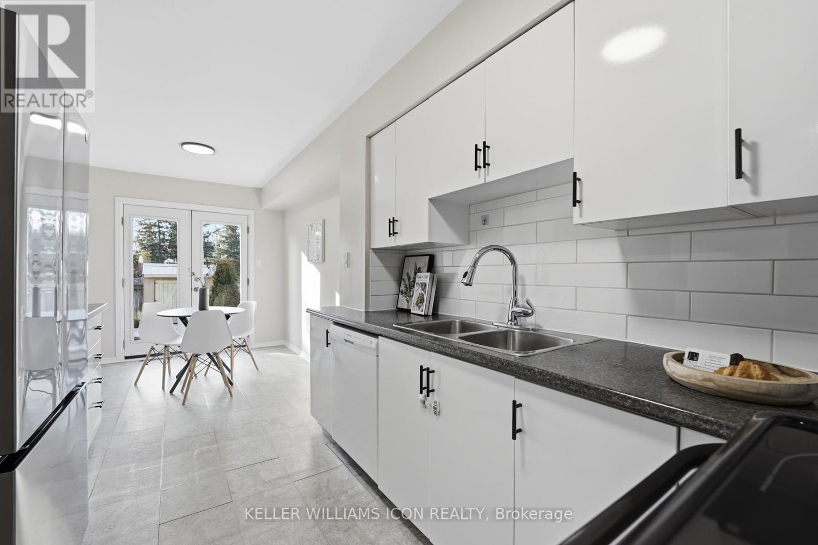3 Bed, 4 Bath House for Sale in Ottawa – 25 ROBARTS CRESCENT, Ottawa – MLS# X13454450 - Image 19