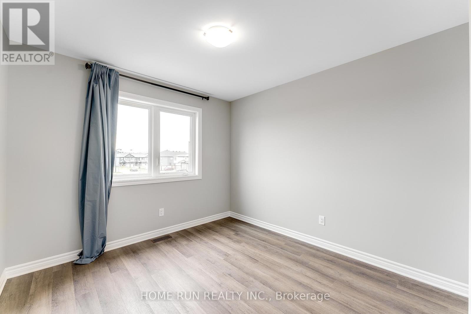 3 Bed, 3 Bath House for Rent in Ottawa – 503 MONTJAY STREET, Ottawa – MLS# X13454464 - Image 17