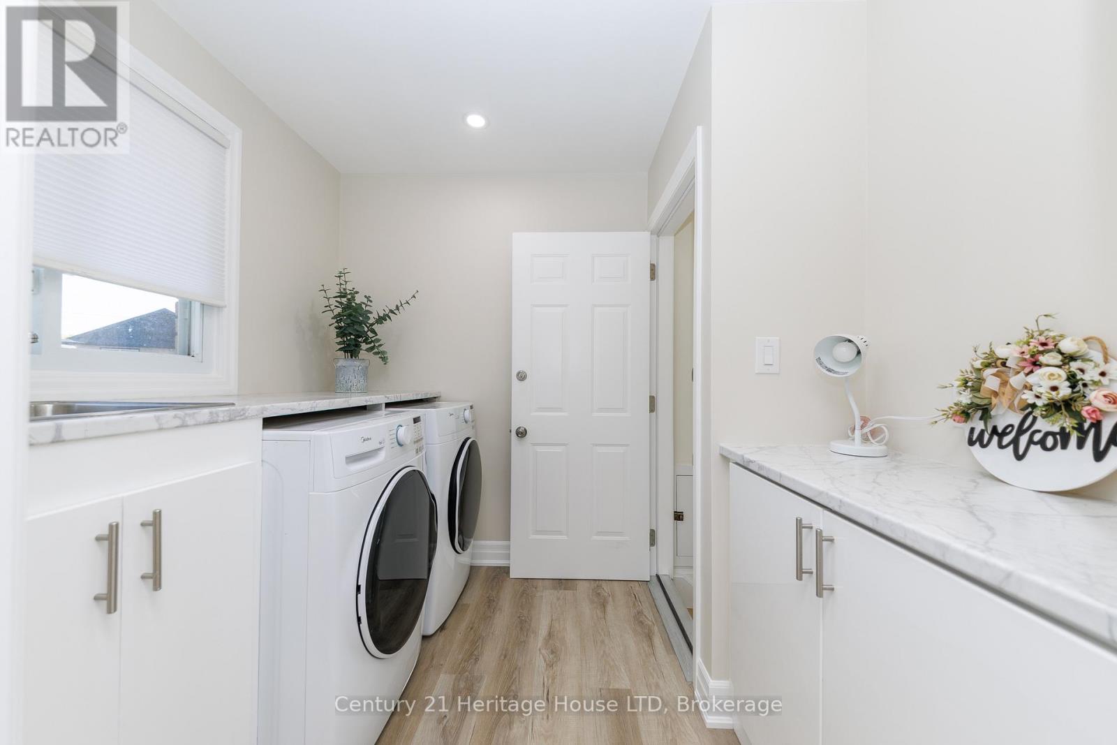 37 CORONATION BOULEVARD - Image 11