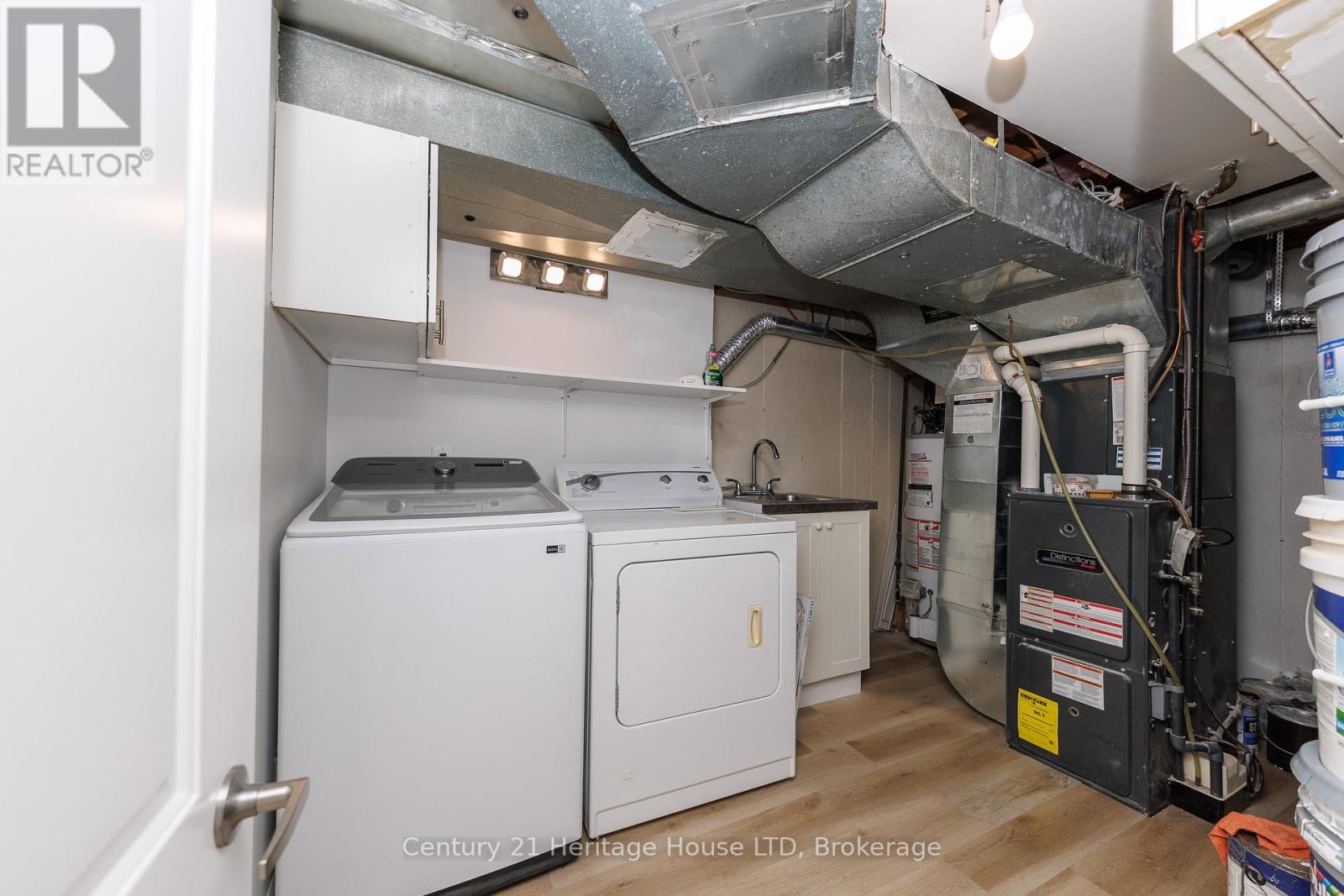 37 CORONATION BOULEVARD - Image 19