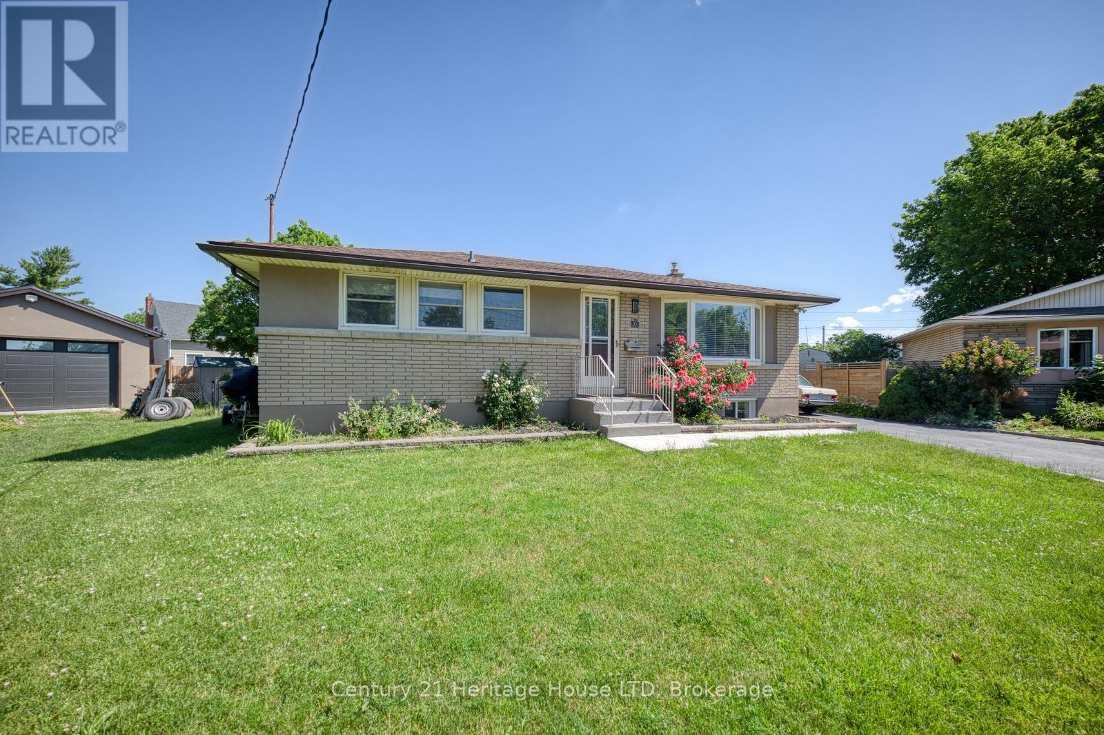 37 CORONATION BOULEVARD - 2