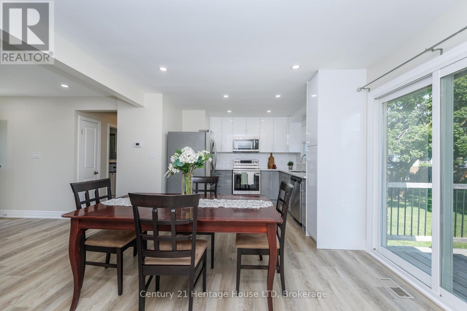 37 CORONATION BOULEVARD - Image 5