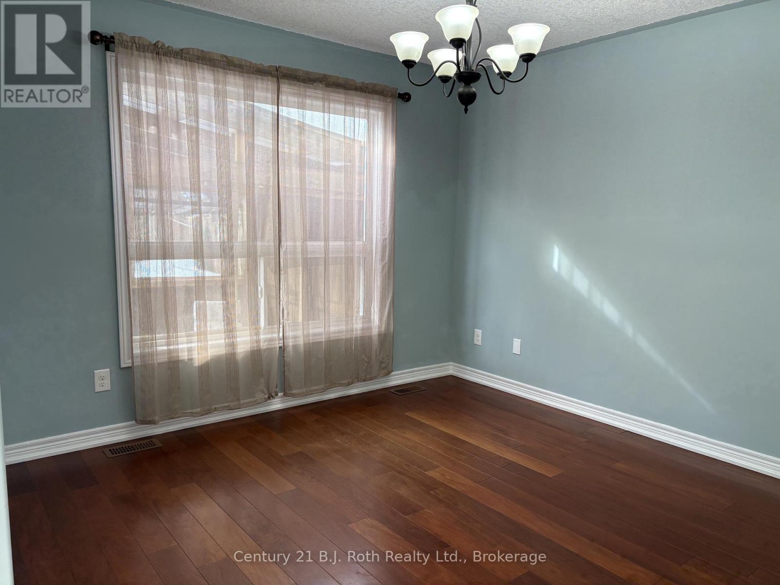 34 PEARL DRIVE - 12