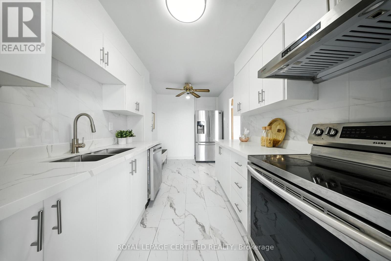 #905 20 GILDER DRIVE - 18