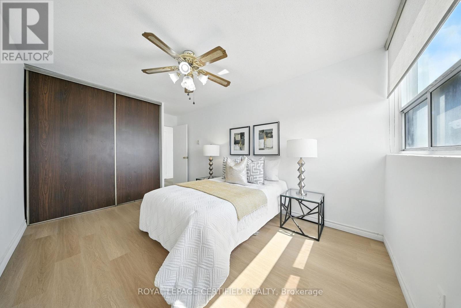 #905 20 GILDER DRIVE - 23