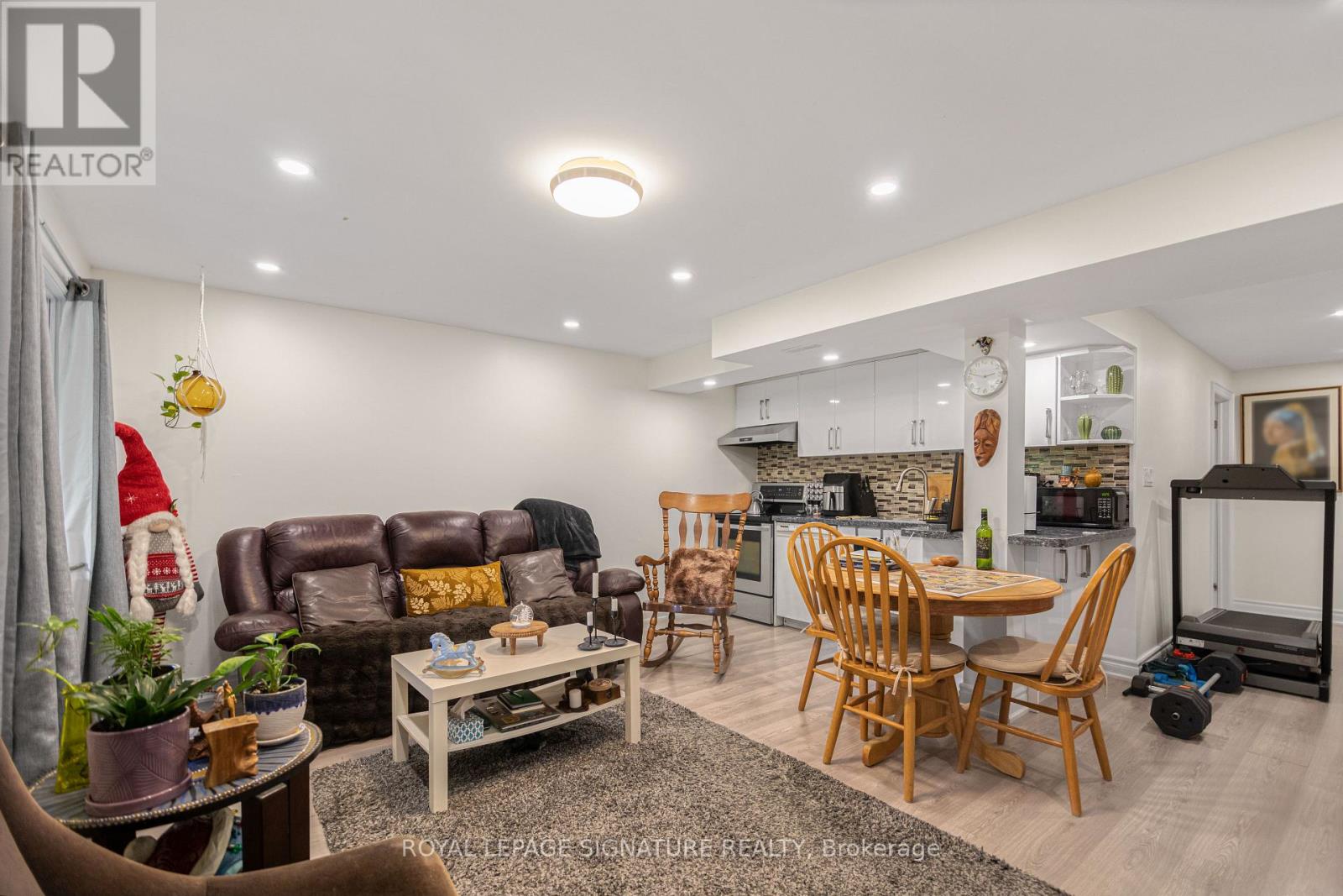 432 ALEX DONER DRIVE - 33