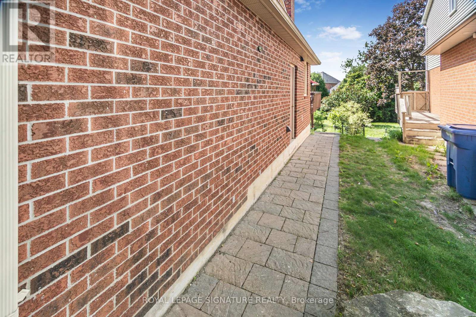432 ALEX DONER DRIVE - 36